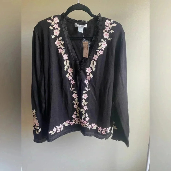Dress Barn Sweaters - Vintage Dress Barn flower and fringe cardigan sweater